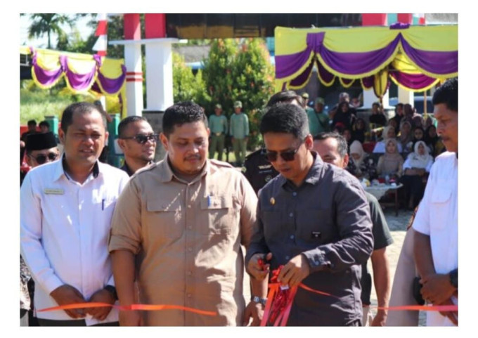 Bupati Karimun Resmikan Lapangan Futsal dan Jadikan Desa Gemuruh sebagai Percontohan Koperasi Merah Putih